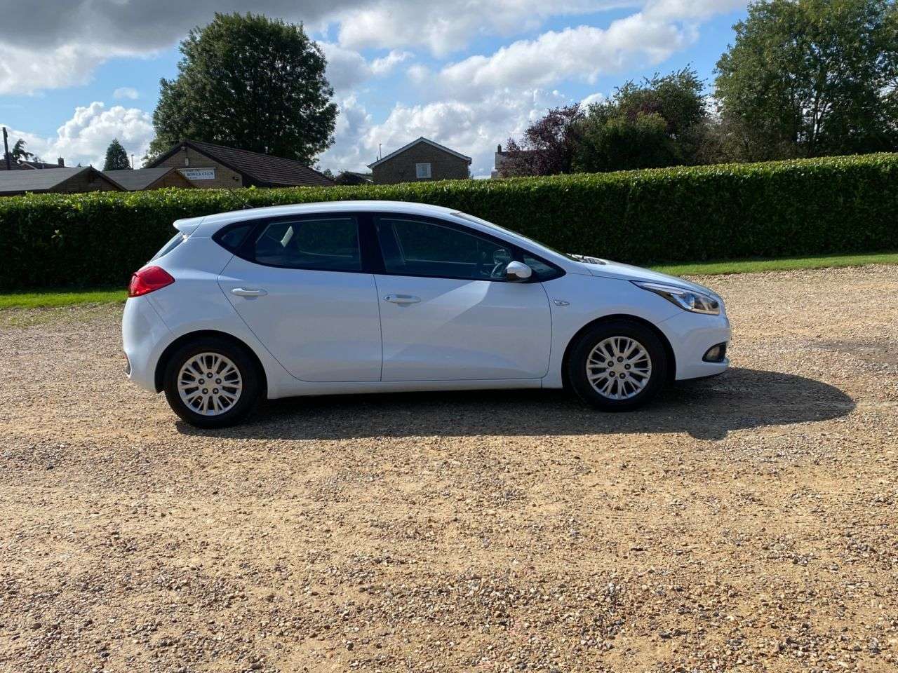 A 2012 KIA CEED 1.6 CRDI 1 ECODYNAMICS 5d 126 BHP A 2012 KIA CEED 1.6 CRDI 1 ECODYNAMICS 5d 126 BHP