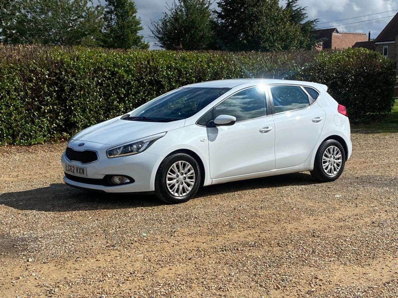 A 2012 KIA CEED 1.6 CRDI 1 ECODYNAMICS 5d 126 BHP A 2012 KIA CEED 1.6 CRDI 1 ECODYNAMICS 5d 126 BHP