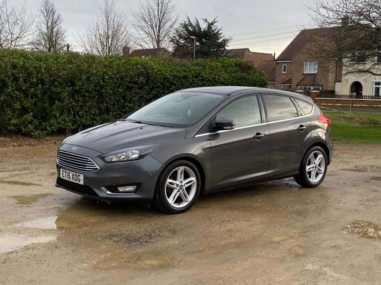 A 2015 FORD FOCUS 1.0 TITANIUM 5d 124 BHP A 2015 FORD FOCUS 1.0 TITANIUM 5d 124 BHP