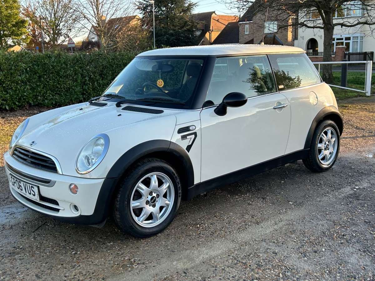 Check out this Mini Hatch 2006 Petrol Manual