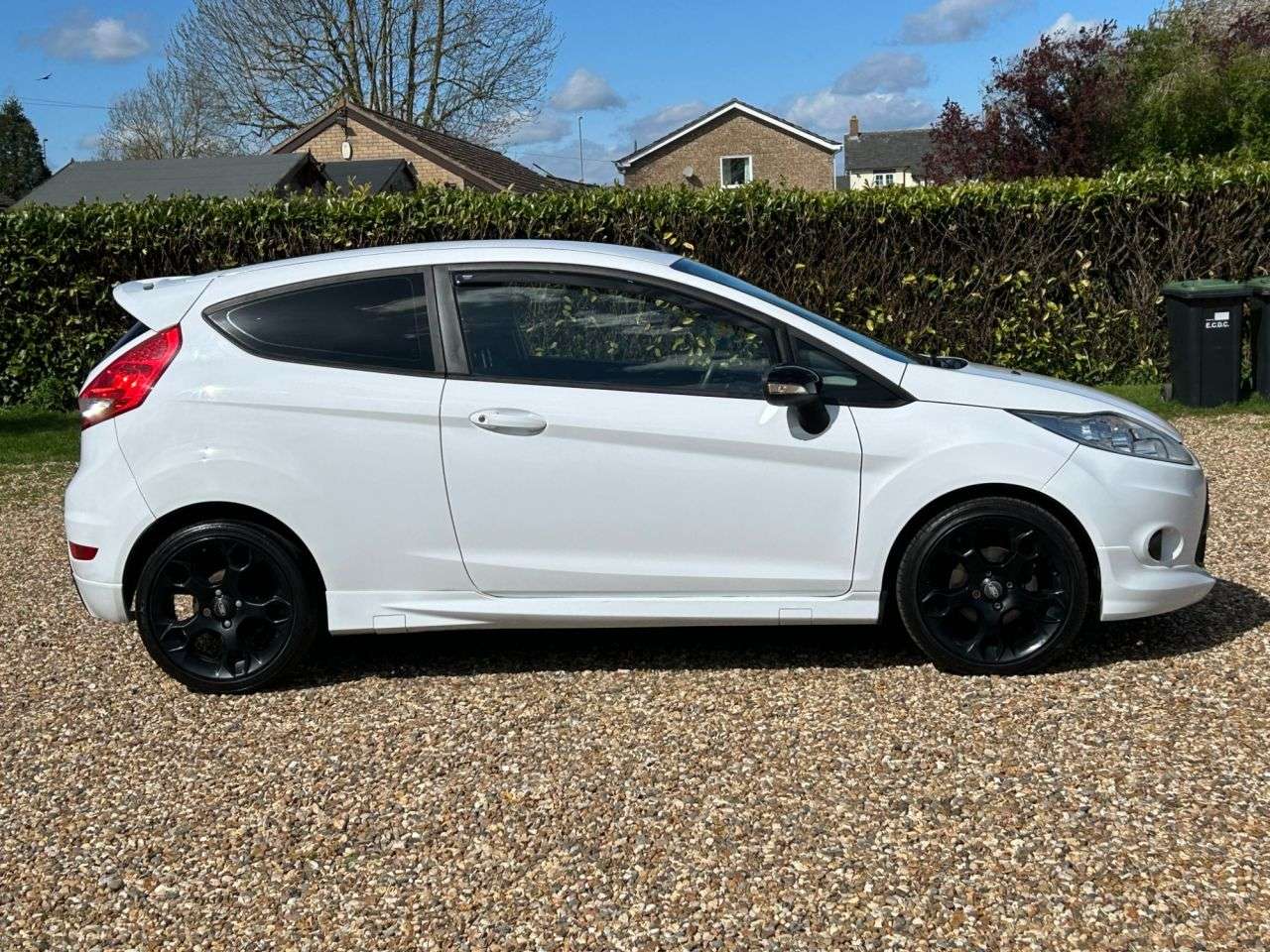 A 2012 FORD FIESTA 1.6 TD Zetec S Hatchback 3dr Diesel Manual (107 g/km, 94 bhp) A 2012 FORD FIESTA 1.6 TD Zetec S Hatchback 3dr Diesel Manual (107 g/km, 94 bhp)