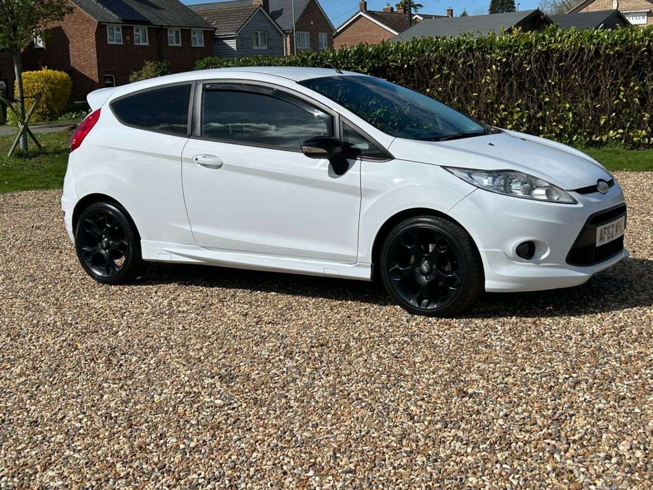 A 2012 FORD FIESTA 1.6 TD Zetec S Hatchback 3dr Diesel Manual (107 g/km, 94 bhp) A 2012 FORD FIESTA 1.6 TD Zetec S Hatchback 3dr Diesel Manual (107 g/km, 94 bhp)