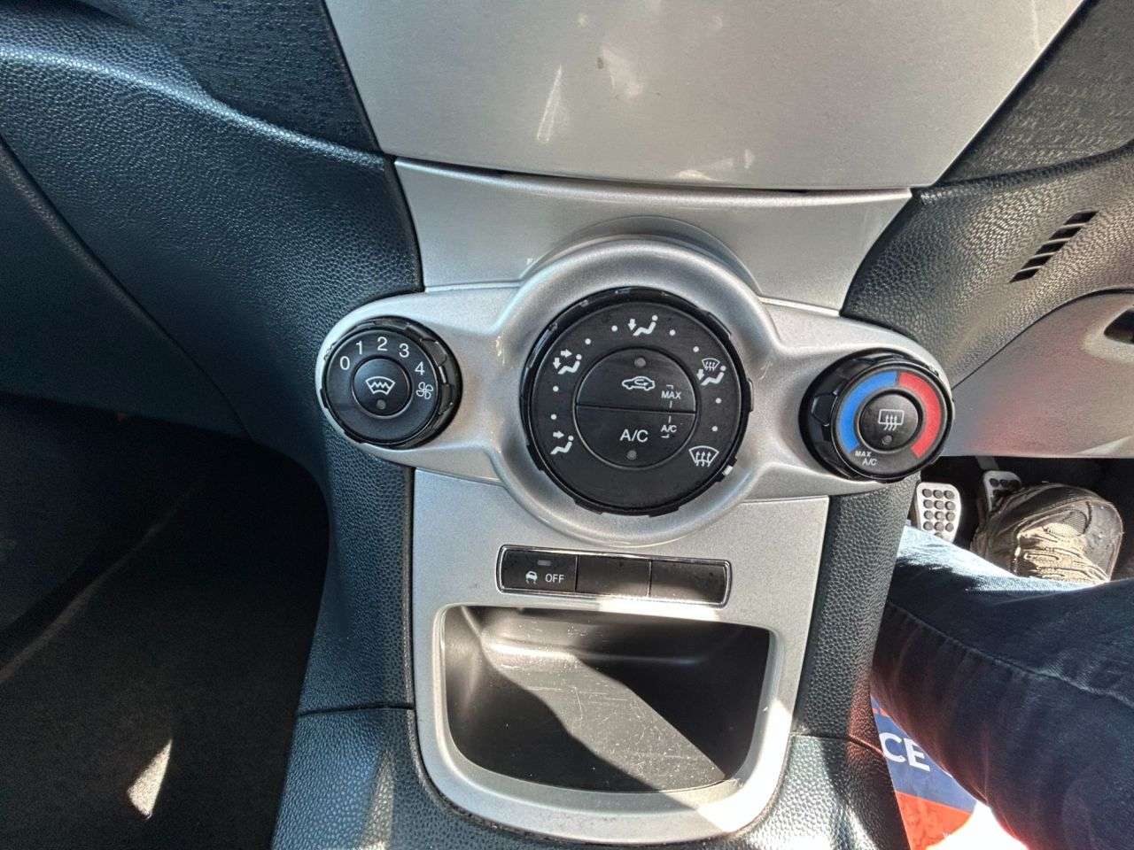 2012 FORD FIESTA 2012 FORD FIESTA