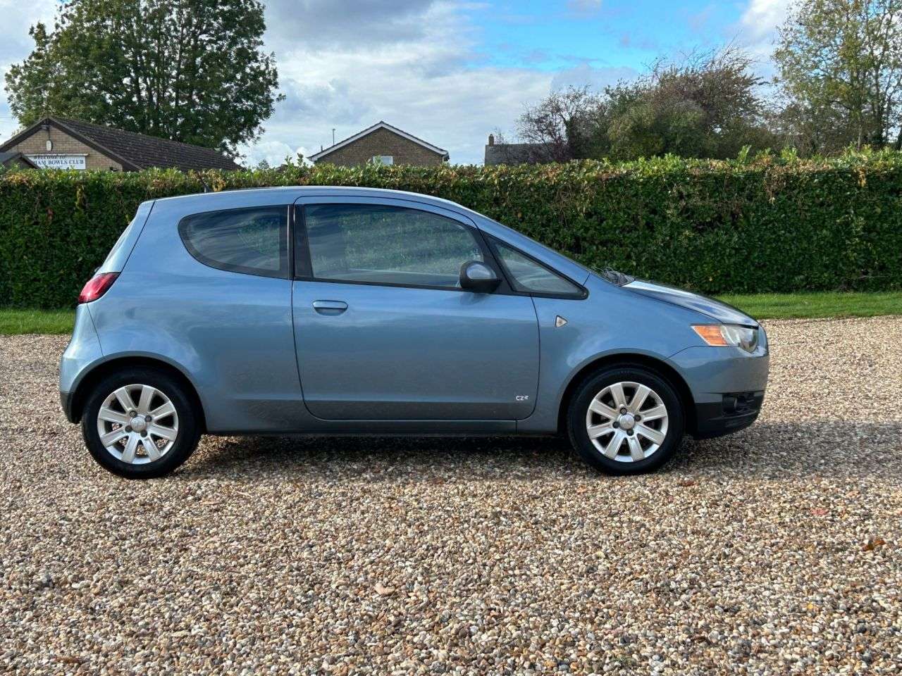 A 2009 MITSUBISHI COLT 1.3 CZ2 Hatchback 3dr Petrol Manual Euro 4 (94 ps) A 2009 MITSUBISHI COLT 1.3 CZ2 Hatchback 3dr Petrol Manual Euro 4 (94 ps)