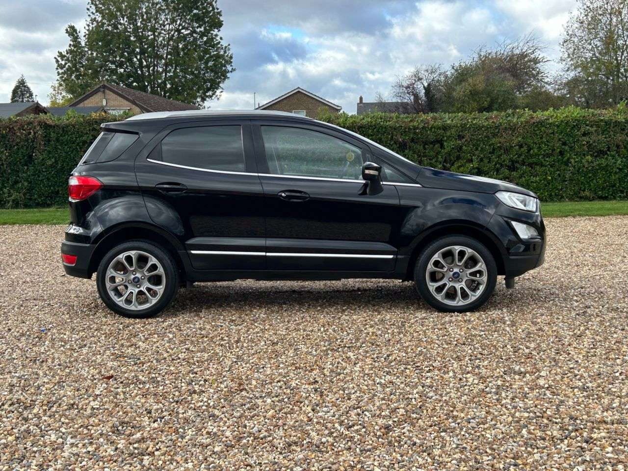 A 2018 FORD ECOSPORT 1.0T EcoBoost Titanium SUV 5dr Petrol Manual Euro 6 (s/s) (125 ps) A 2018 FORD ECOSPORT 1.0T EcoBoost Titanium SUV 5dr Petrol Manual Euro 6 (s/s) (125 ps)