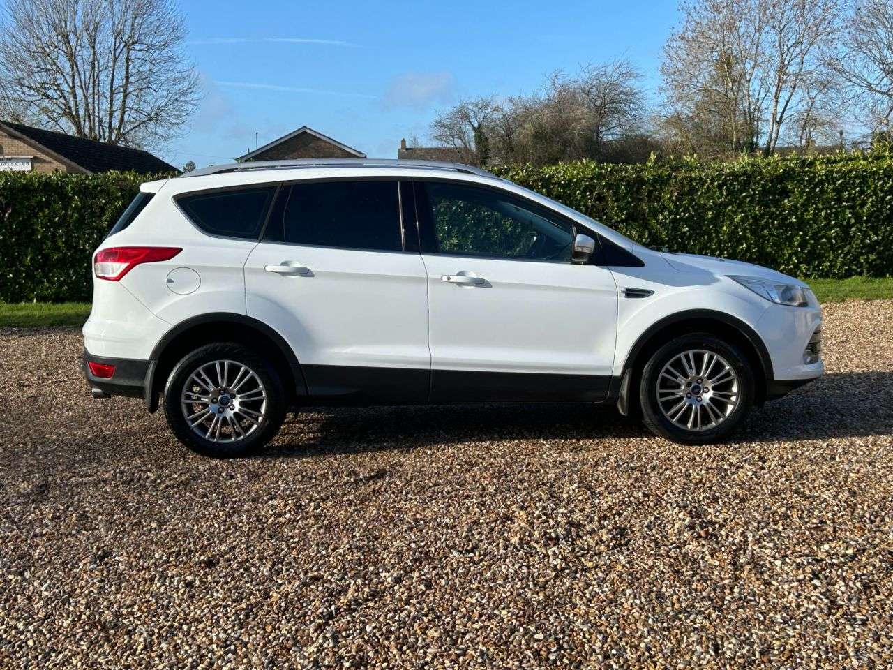 A 2013 FORD KUGA 2.0 TDCi Titanium SUV 5dr Diesel Manual AWD Euro 5 (163 ps) A 2013 FORD KUGA 2.0 TDCi Titanium SUV 5dr Diesel Manual AWD Euro 5 (163 ps)