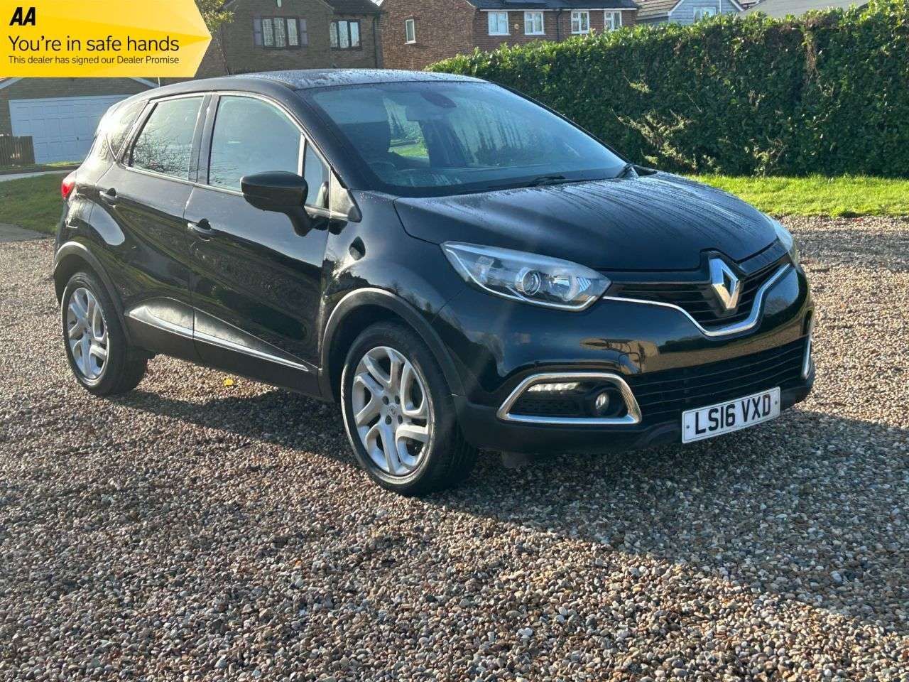 A 2016 RENAULT CAPTUR 1.5 dCi ENERGY Dynamique Nav SUV 5dr Diesel Manual Euro 6 (s/s) (90 ps) A 2016 RENAULT CAPTUR 1.5 dCi ENERGY Dynamique Nav SUV 5dr Diesel Manual Euro 6 (s/s) (90 ps)