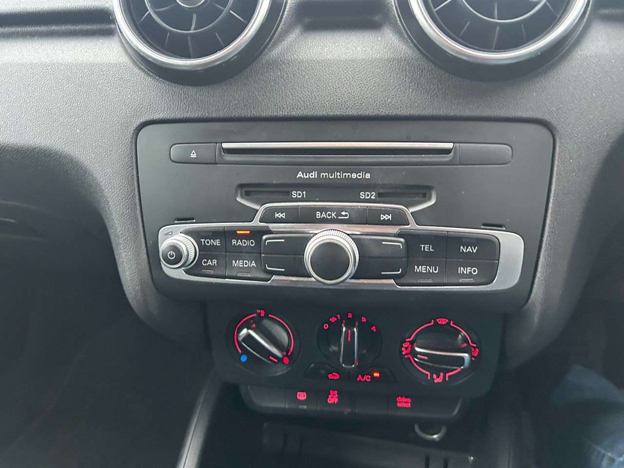 2015 AUDI A1 2015 AUDI A1