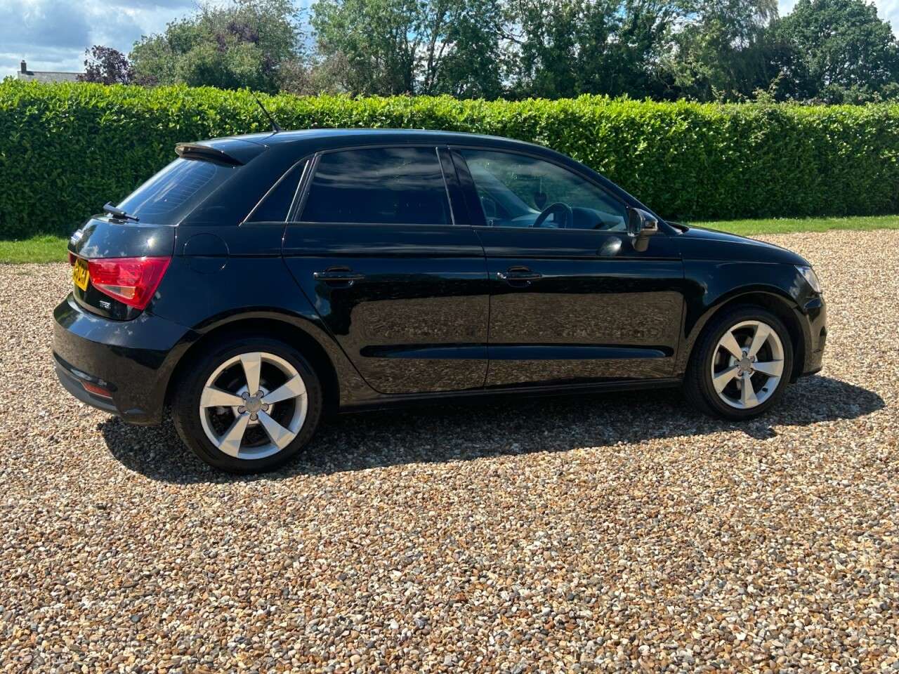 2015 AUDI A1 2015 AUDI A1