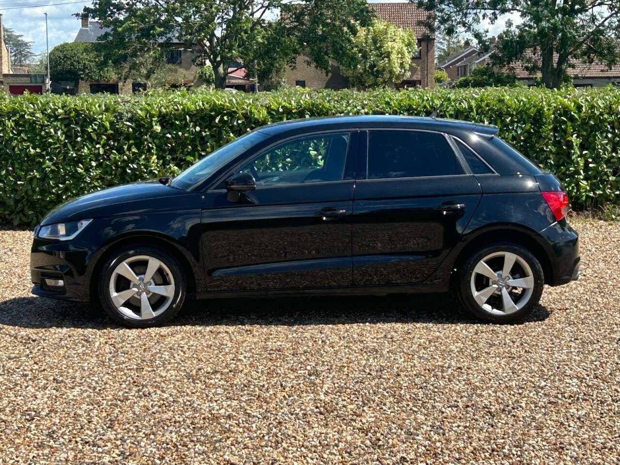 A 2015 AUDI A1 1.4 TFSI Sport Sportback 5dr Petrol Manual Euro 6 (s/s) (125 ps) mot JUNE 2 A 2015 AUDI A1 1.4 TFSI Sport Sportback 5dr Petrol Manual Euro 6 (s/s) (125 ps) mot JUNE 2