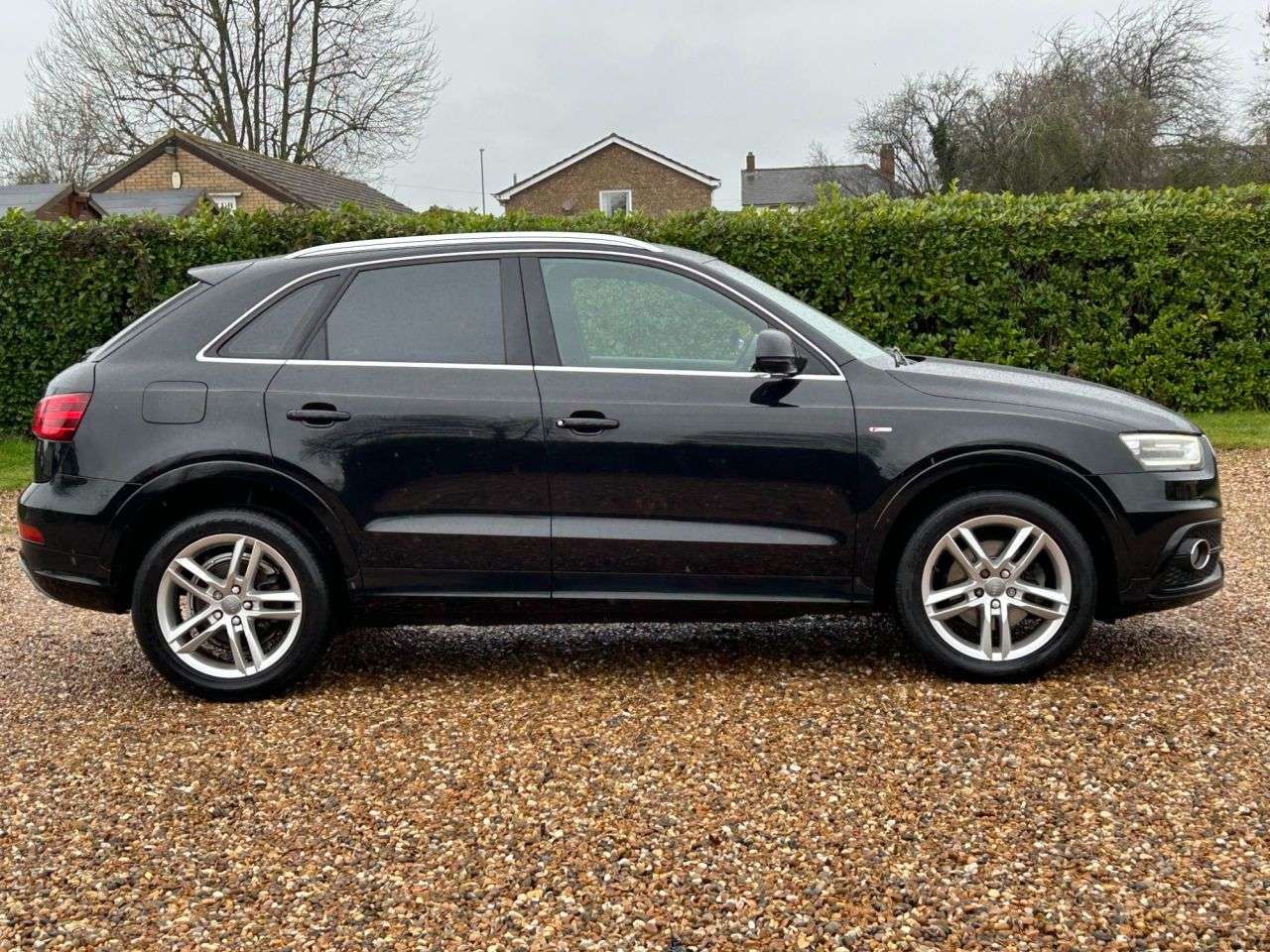 A 2014 AUDI Q3 2.0 TDI S line SUV 5dr Diesel S Tronic quattro Euro 5 (s/s) (177 ps) automa A 2014 AUDI Q3 2.0 TDI S line SUV 5dr Diesel S Tronic quattro Euro 5 (s/s) (177 ps) automa