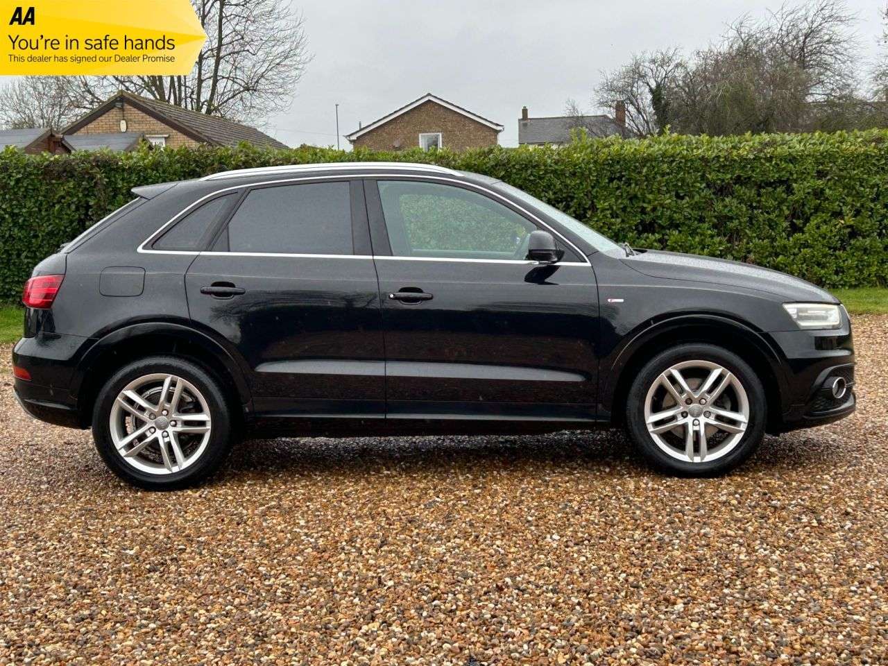 A 2014 AUDI Q3 2.0 TDI S line SUV 5dr Diesel S Tronic quattro Euro 5 (s/s) (177 ps) automa A 2014 AUDI Q3 2.0 TDI S line SUV 5dr Diesel S Tronic quattro Euro 5 (s/s) (177 ps) automa