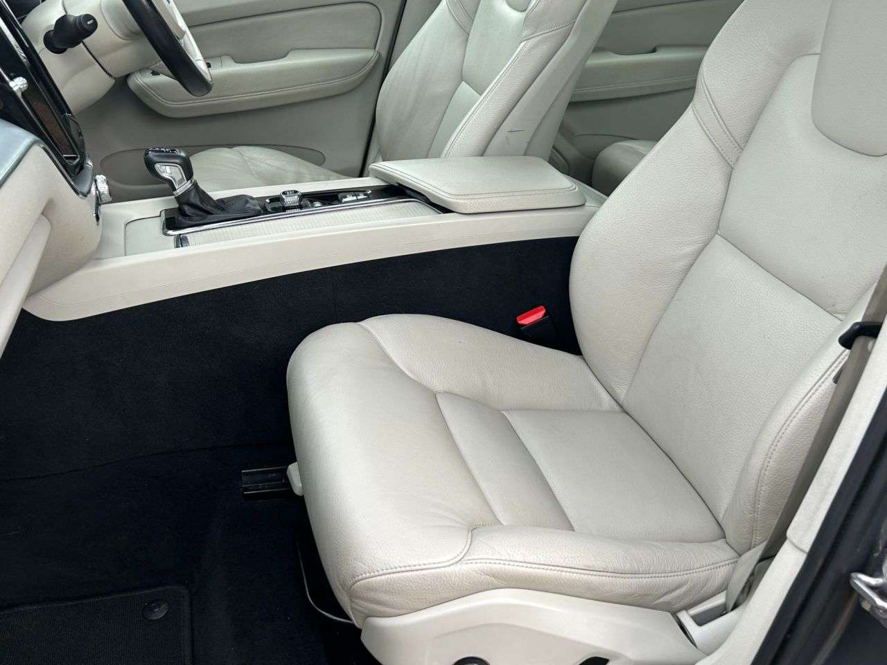 2019 VOLVO XC60 2019 VOLVO XC60