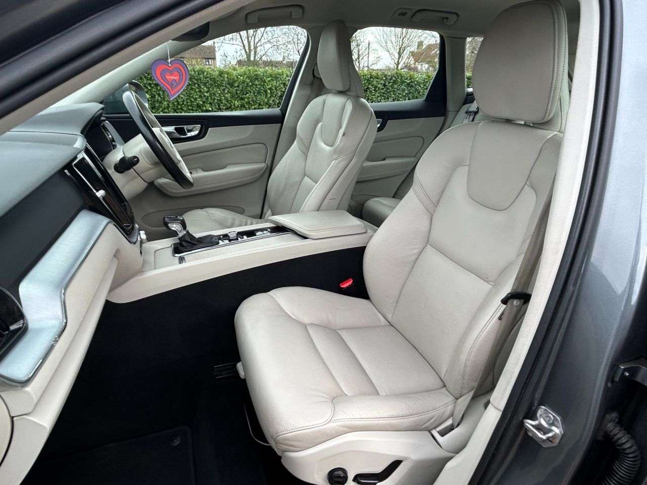 2019 VOLVO XC60 2019 VOLVO XC60