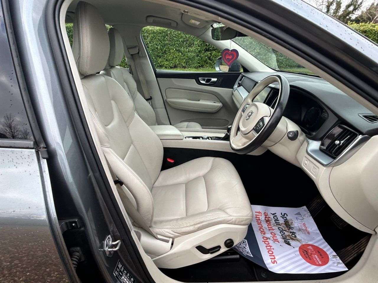 2019 VOLVO XC60 2019 VOLVO XC60