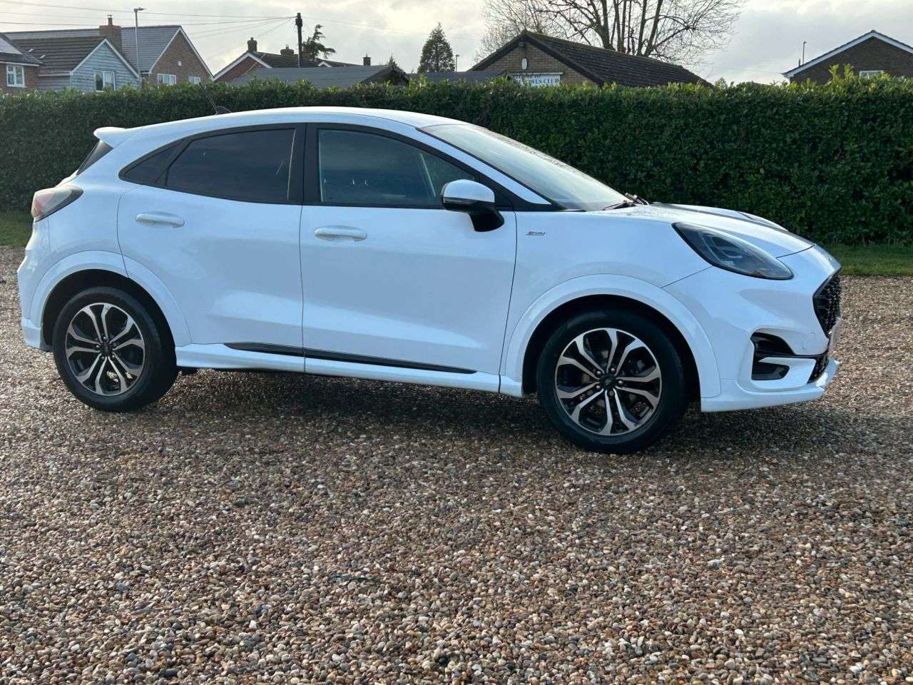 A 2021 FORD PUMA 1.0T EcoBoost MHEV ST-Line SUV 5dr Petrol Manual Euro 6 (s/s) (125 ps) A 2021 FORD PUMA 1.0T EcoBoost MHEV ST-Line SUV 5dr Petrol Manual Euro 6 (s/s) (125 ps)