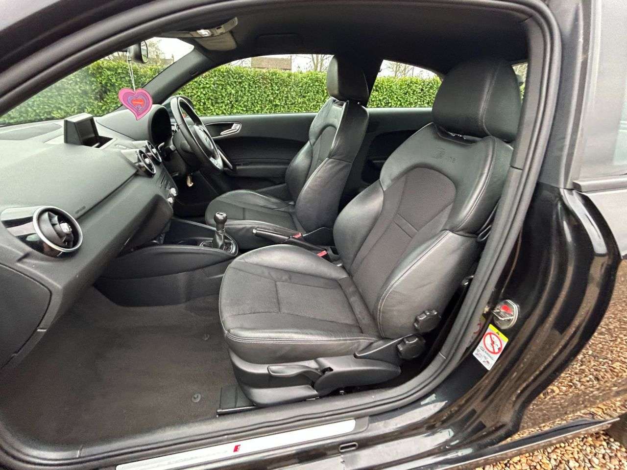 2011 AUDI A1 2011 AUDI A1