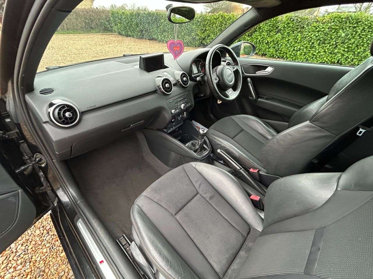 2011 AUDI A1 2011 AUDI A1