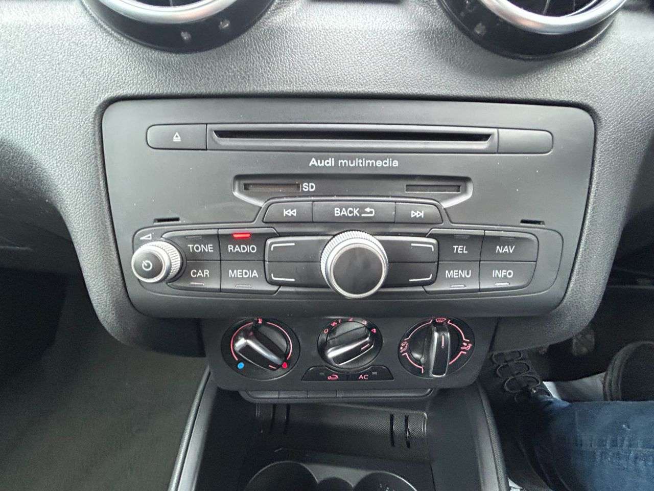 2011 AUDI A1 2011 AUDI A1