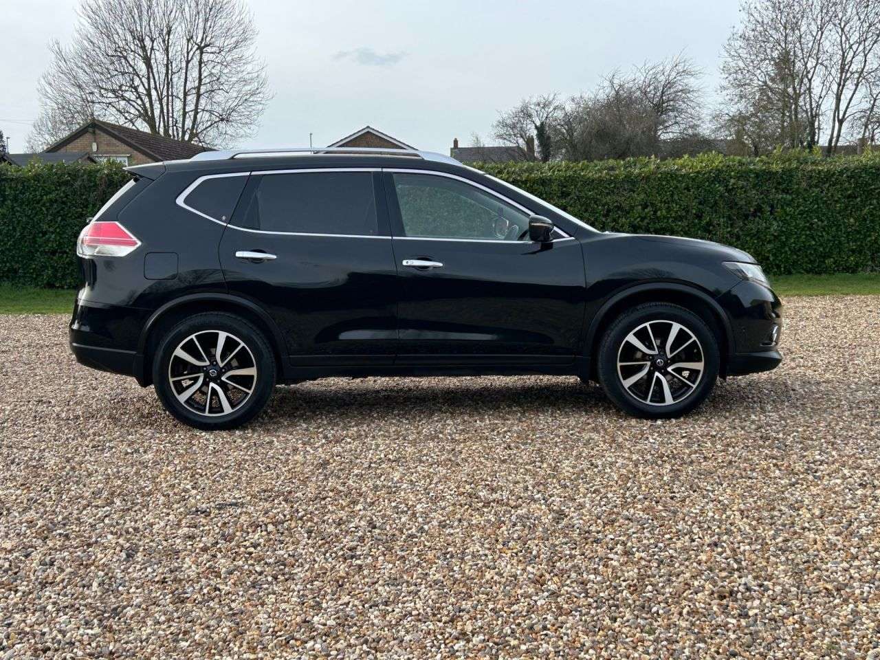 A 2015 NISSAN X-TRAIL 1.6 dCi Tekna SUV 5dr Diesel Manual Euro 6 (s/s) (130 ps) A 2015 NISSAN X-TRAIL 1.6 dCi Tekna SUV 5dr Diesel Manual Euro 6 (s/s) (130 ps)