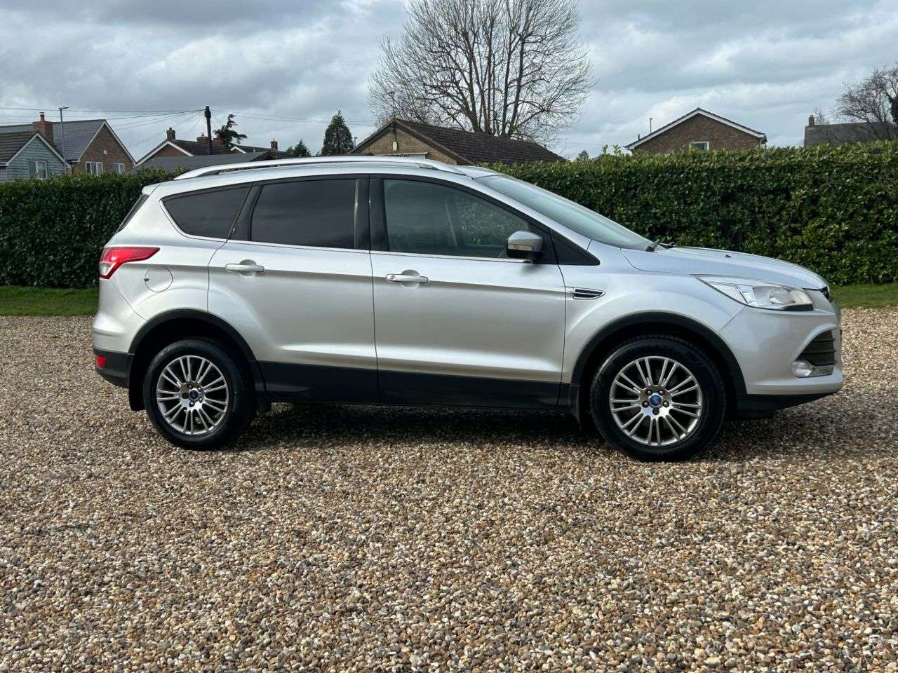 A 2013 FORD KUGA 2.0 TDCi Titanium SUV 5dr Diesel Manual AWD Euro 5 (163 ps) A 2013 FORD KUGA 2.0 TDCi Titanium SUV 5dr Diesel Manual AWD Euro 5 (163 ps)