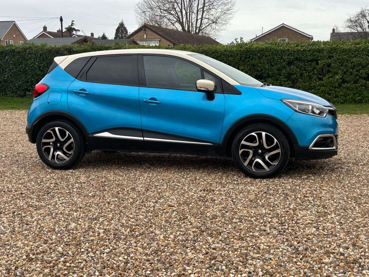 A 2015 RENAULT CAPTUR 1.5 dCi ENERGY Dynamique S MediaNav SUV 5dr Diesel Manual Euro 5 (s/s) (90 A 2015 RENAULT CAPTUR 1.5 dCi ENERGY Dynamique S MediaNav SUV 5dr Diesel Manual Euro 5 (s/s) (90