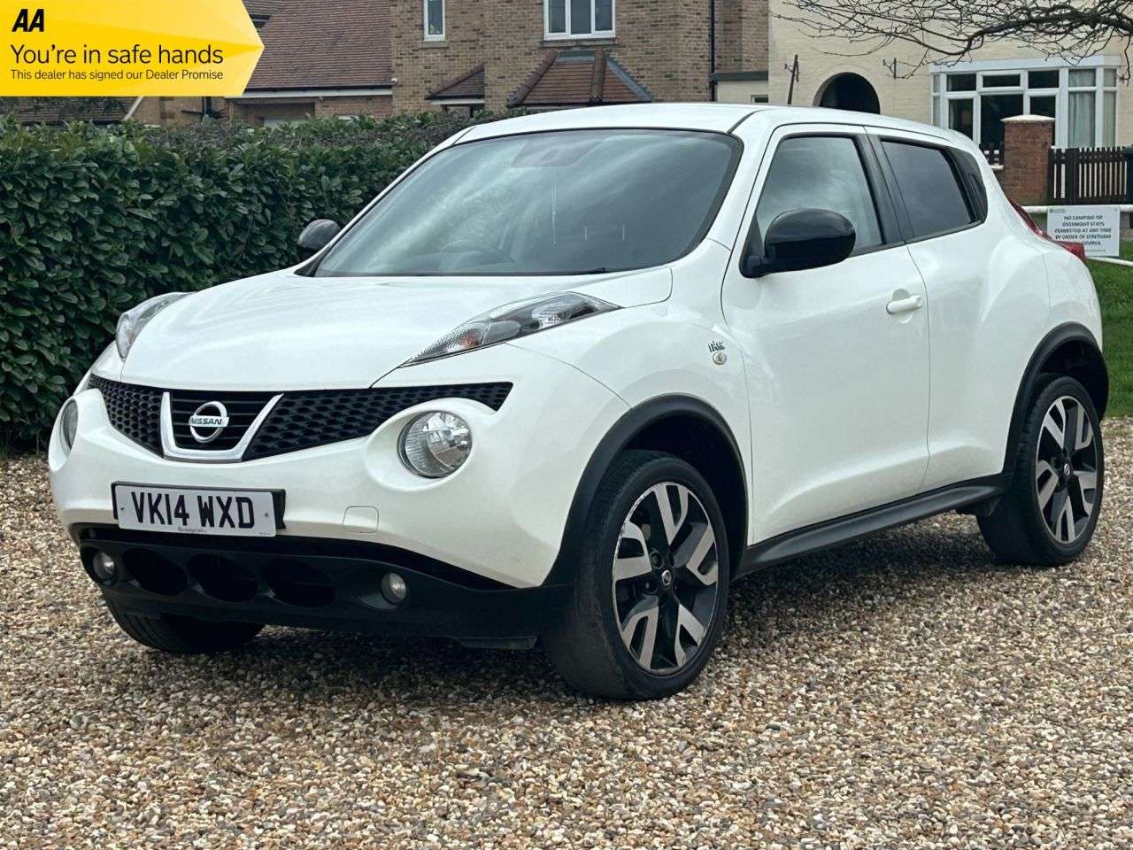 A 2014 NISSAN JUKE 1.5 dCi 8v n-tec SUV 5dr Diesel Manual Euro 5 (s/s) (110 ps) A 2014 NISSAN JUKE 1.5 dCi 8v n-tec SUV 5dr Diesel Manual Euro 5 (s/s) (110 ps)