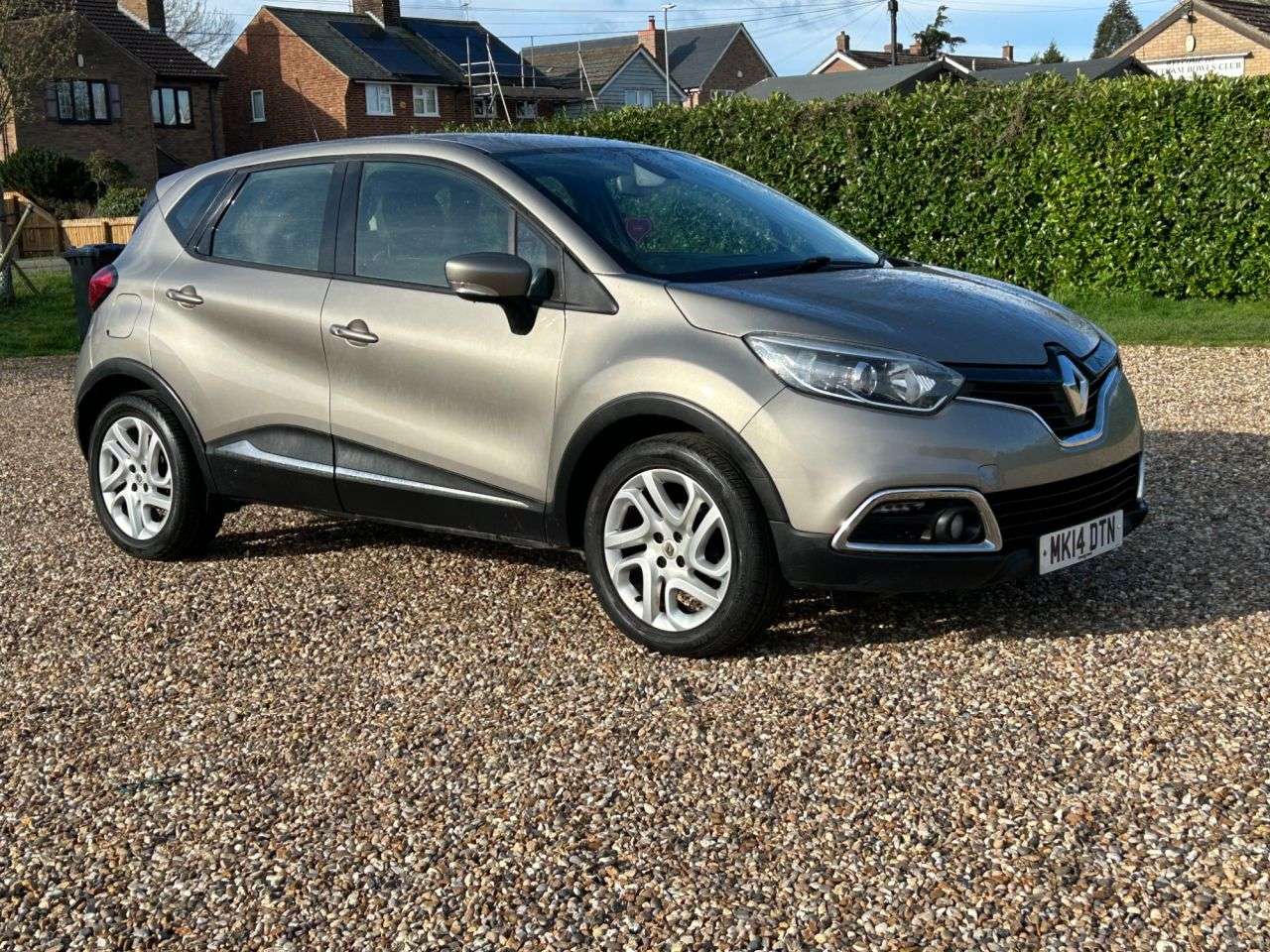 A 2014 RENAULT CAPTUR 0.9 TCe ENERGY Dynamique MediaNav SUV 5dr Petrol Manual Euro 5 (s/s) (90 ps A 2014 RENAULT CAPTUR 0.9 TCe ENERGY Dynamique MediaNav SUV 5dr Petrol Manual Euro 5 (s/s) (90 ps