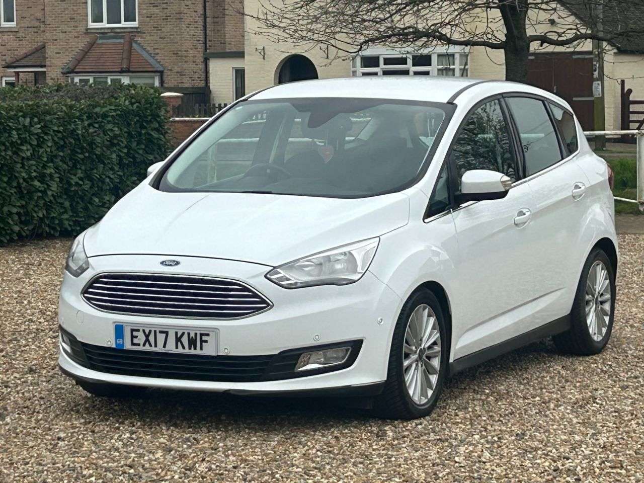A 2017 FORD C-MAX 1.0T EcoBoost Titanium MPV 5dr Petrol Manual Euro 6 (s/s) (125 ps) A 2017 FORD C-MAX 1.0T EcoBoost Titanium MPV 5dr Petrol Manual Euro 6 (s/s) (125 ps)