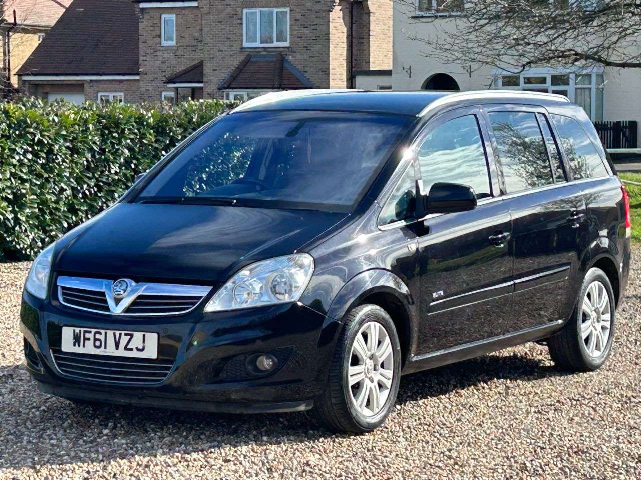A 2011 VAUXHALL ZAFIRA 1.7 CDTi ecoFLEX Elite MPV 5dr Diesel Manual Euro 5 (110 ps) A 2011 VAUXHALL ZAFIRA 1.7 CDTi ecoFLEX Elite MPV 5dr Diesel Manual Euro 5 (110 ps)