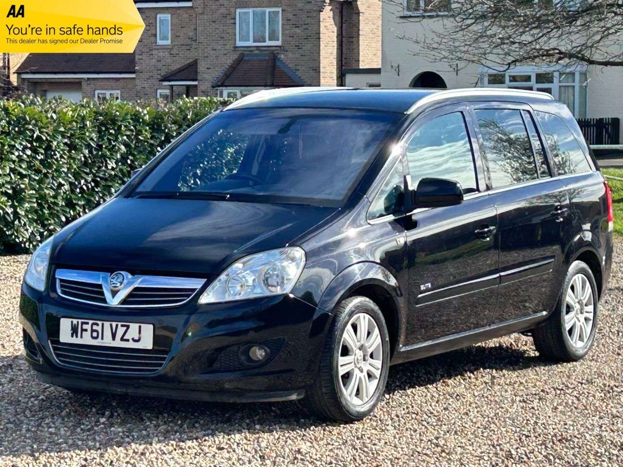 A 2011 VAUXHALL ZAFIRA 1.7 CDTi ecoFLEX Elite MPV 5dr Diesel Manual Euro 5 (110 ps) A 2011 VAUXHALL ZAFIRA 1.7 CDTi ecoFLEX Elite MPV 5dr Diesel Manual Euro 5 (110 ps)