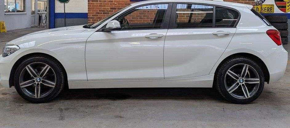 A 2016 BMW 1 SERIES 1.5 118i Sport Hatchback 5dr Petrol Manual Euro 6 (s/s) (136 ps) A 2016 BMW 1 SERIES 1.5 118i Sport Hatchback 5dr Petrol Manual Euro 6 (s/s) (136 ps)