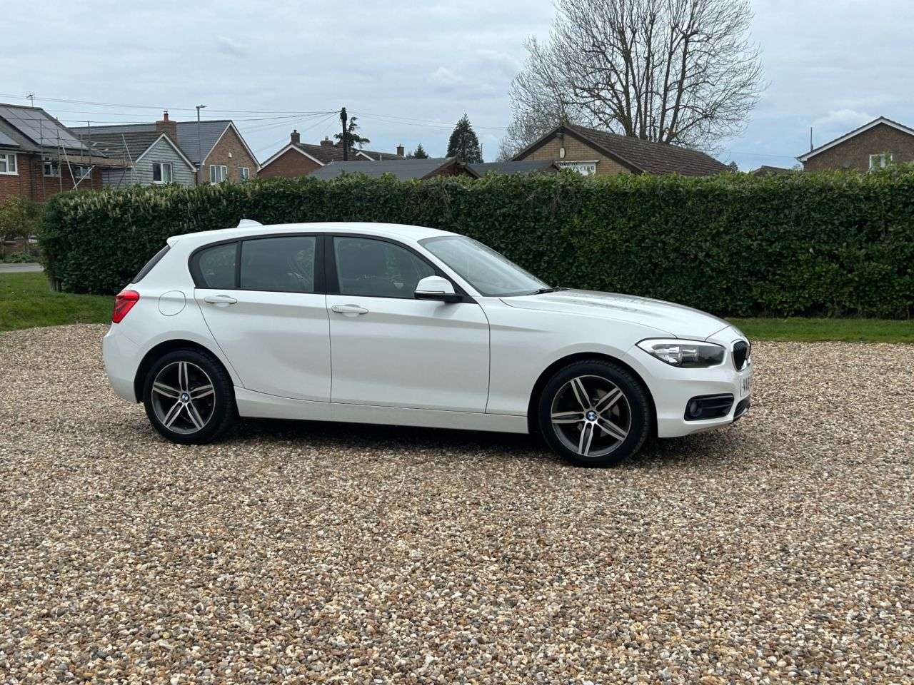 A 2016 BMW 1 SERIES 1.5 118i Sport Hatchback 5dr Petrol Manual Euro 6 (s/s) (136 ps) A 2016 BMW 1 SERIES 1.5 118i Sport Hatchback 5dr Petrol Manual Euro 6 (s/s) (136 ps)