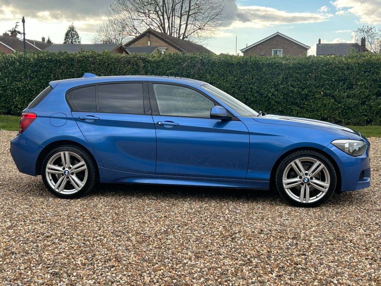 A 2015 BMW 1 SERIES 2.0 120d M Sport Hatchback 5dr Diesel Manual xDrive Euro 5 (s/s) (184 ps) A 2015 BMW 1 SERIES 2.0 120d M Sport Hatchback 5dr Diesel Manual xDrive Euro 5 (s/s) (184 ps)