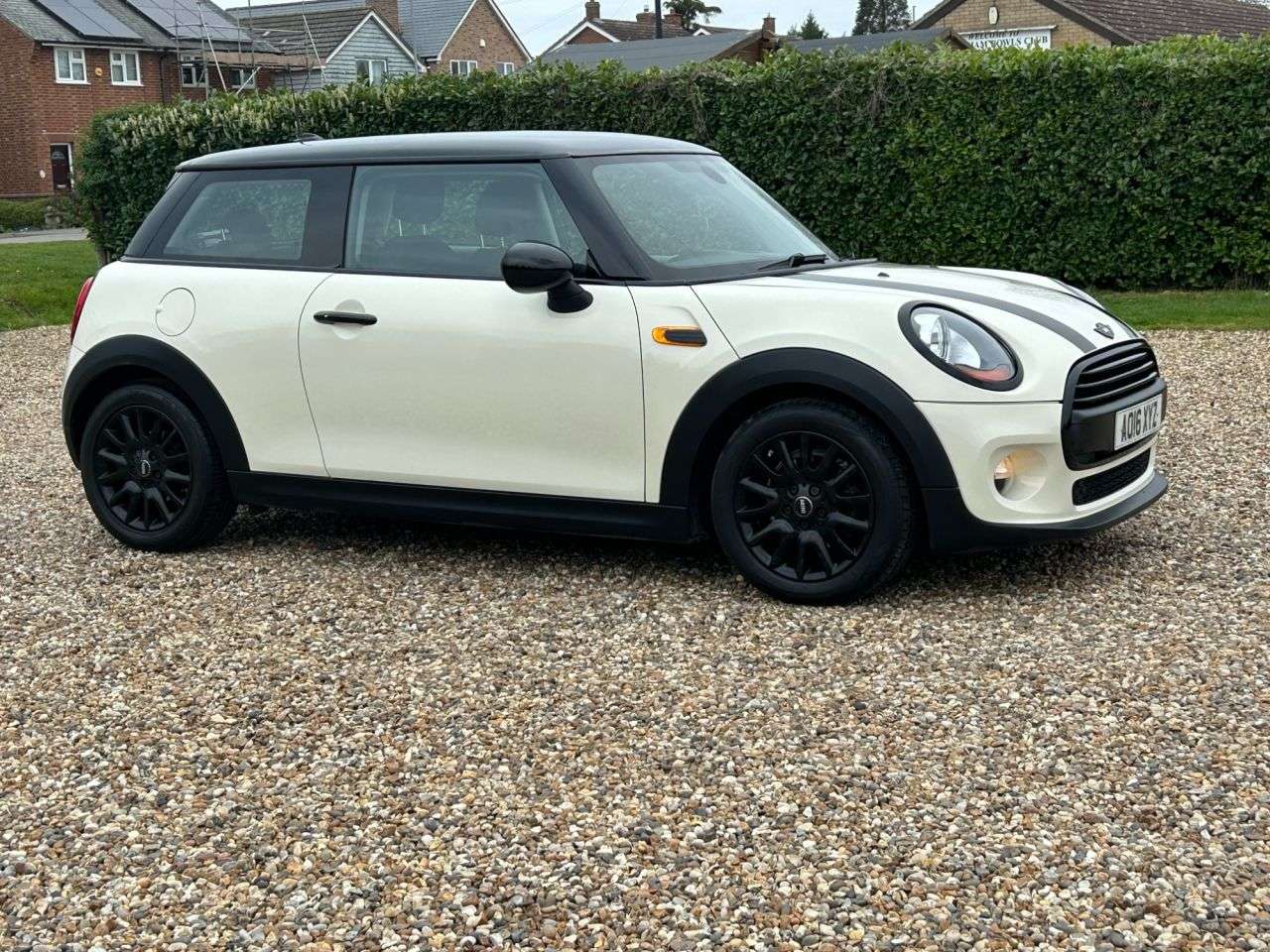 A 2016 MINI HATCH 1.2 One Hatchback 3dr Petrol Manual Euro 6 (s/s) (102 ps) A 2016 MINI HATCH 1.2 One Hatchback 3dr Petrol Manual Euro 6 (s/s) (102 ps)