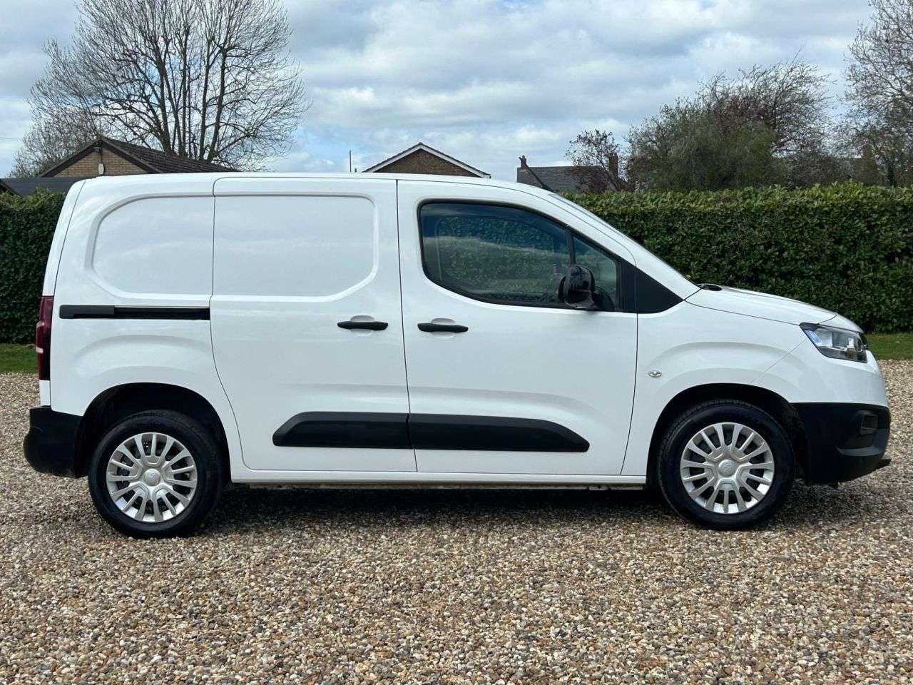 A 2022 TOYOTA PROACE CITY 1.5 BlueHDi Icon Short Panel Van 5dr Diesel Manual SWB Euro 6 (s/s) (100 bh A 2022 TOYOTA PROACE CITY 1.5 BlueHDi Icon Short Panel Van 5dr Diesel Manual SWB Euro 6 (s/s) (100 bh