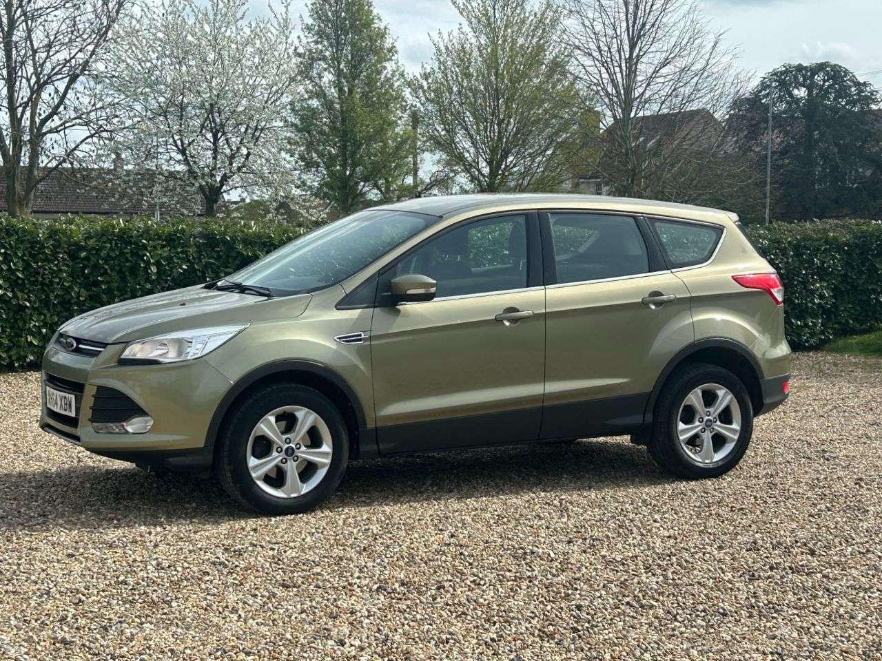 A 2014 FORD KUGA 1.5T EcoBoost Zetec SUV 5dr Petrol Manual 2WD Euro 6 (s/s) (150 ps) A 2014 FORD KUGA 1.5T EcoBoost Zetec SUV 5dr Petrol Manual 2WD Euro 6 (s/s) (150 ps)