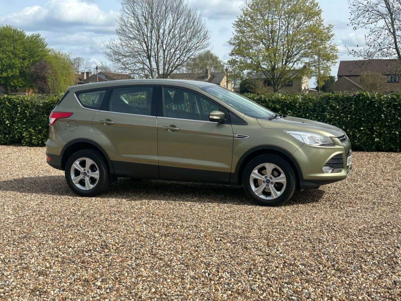 A 2014 FORD KUGA 1.5T EcoBoost Zetec SUV 5dr Petrol Manual 2WD Euro 6 (s/s) (150 ps) A 2014 FORD KUGA 1.5T EcoBoost Zetec SUV 5dr Petrol Manual 2WD Euro 6 (s/s) (150 ps)