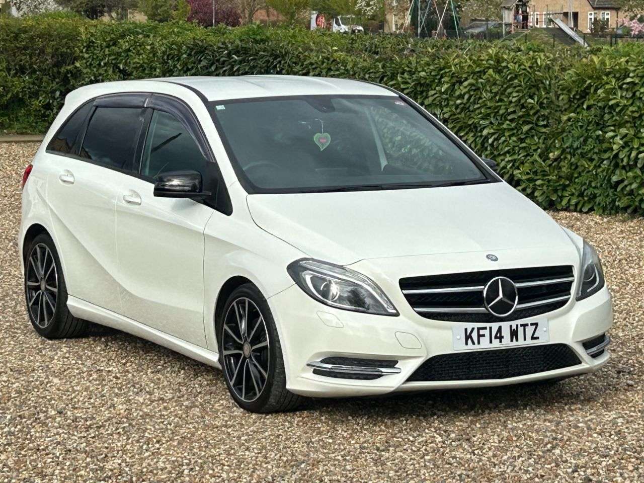 A 2014 MERCEDES-BENZ B 180 A 2014 MERCEDES-BENZ B 180