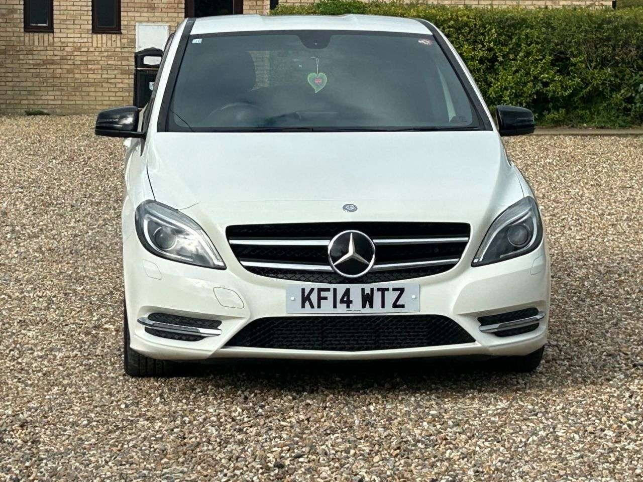 2014 MERCEDES-BENZ B 180 2014 MERCEDES-BENZ B 180