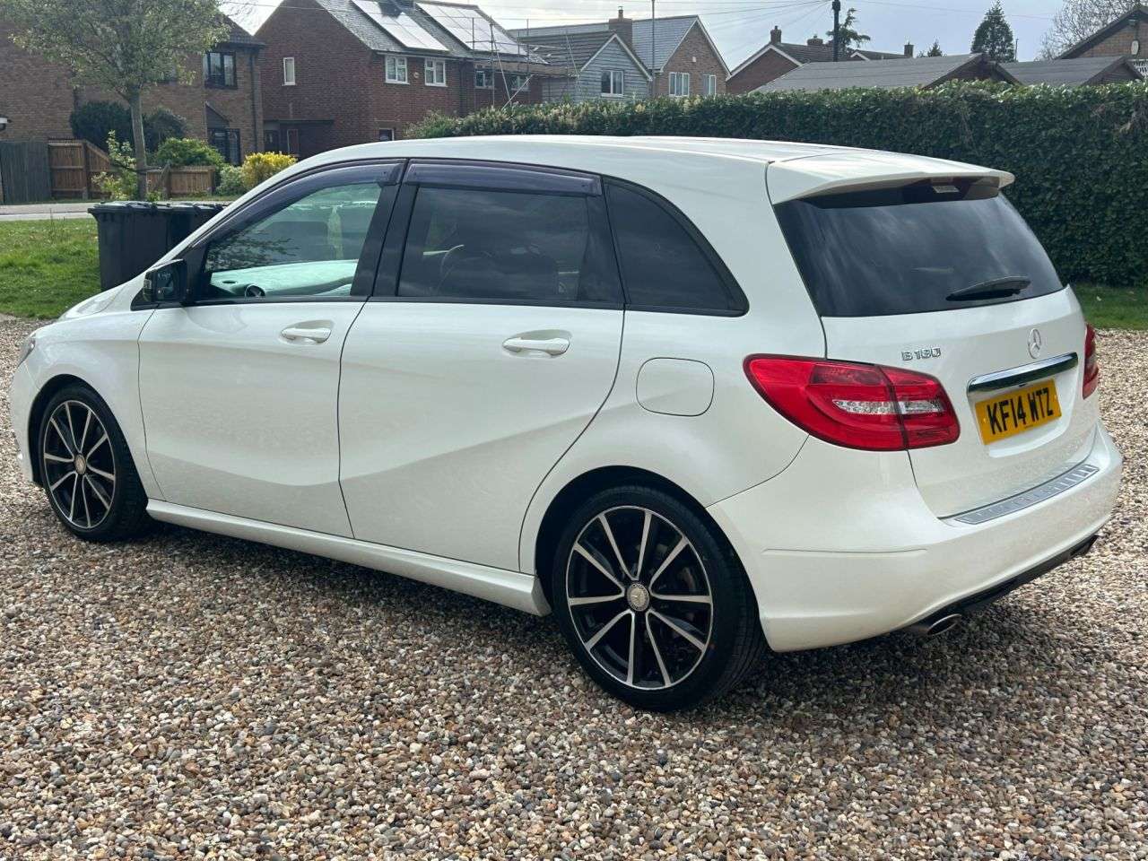 2014 MERCEDES-BENZ B 180 2014 MERCEDES-BENZ B 180