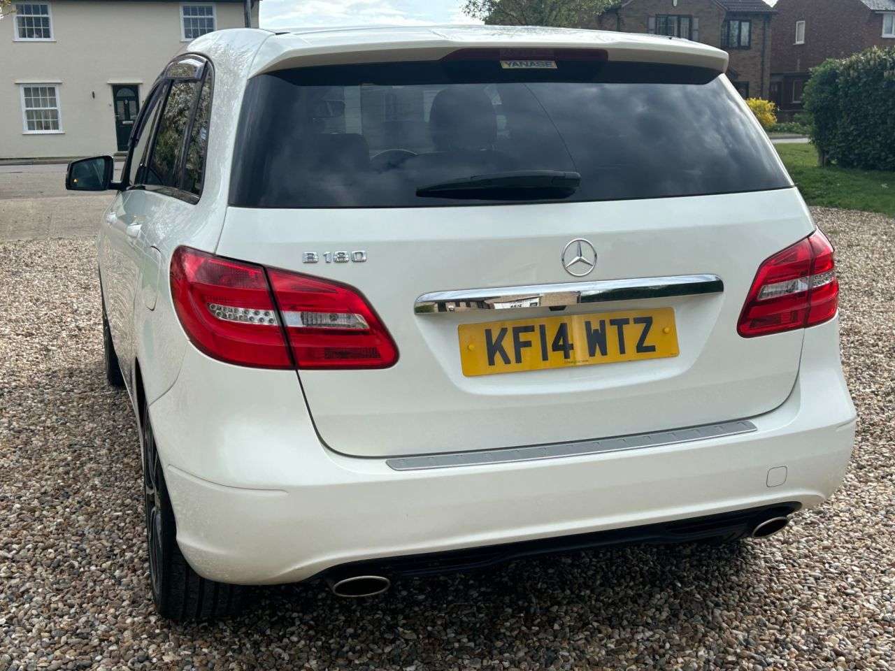 2014 MERCEDES-BENZ B 180 2014 MERCEDES-BENZ B 180