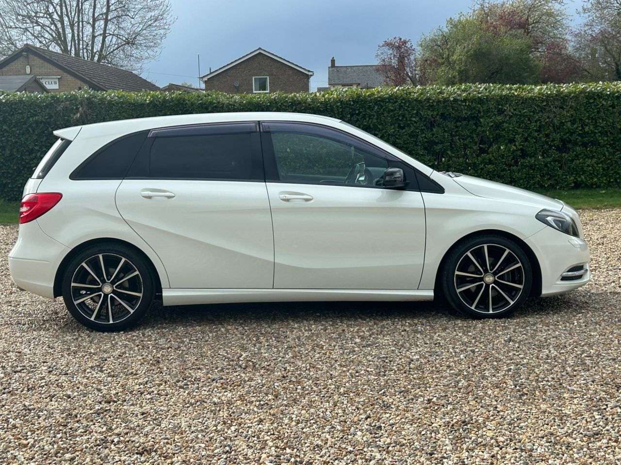 2014 MERCEDES-BENZ B 180 2014 MERCEDES-BENZ B 180