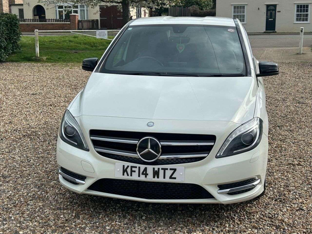 2014 MERCEDES-BENZ B 180 2014 MERCEDES-BENZ B 180