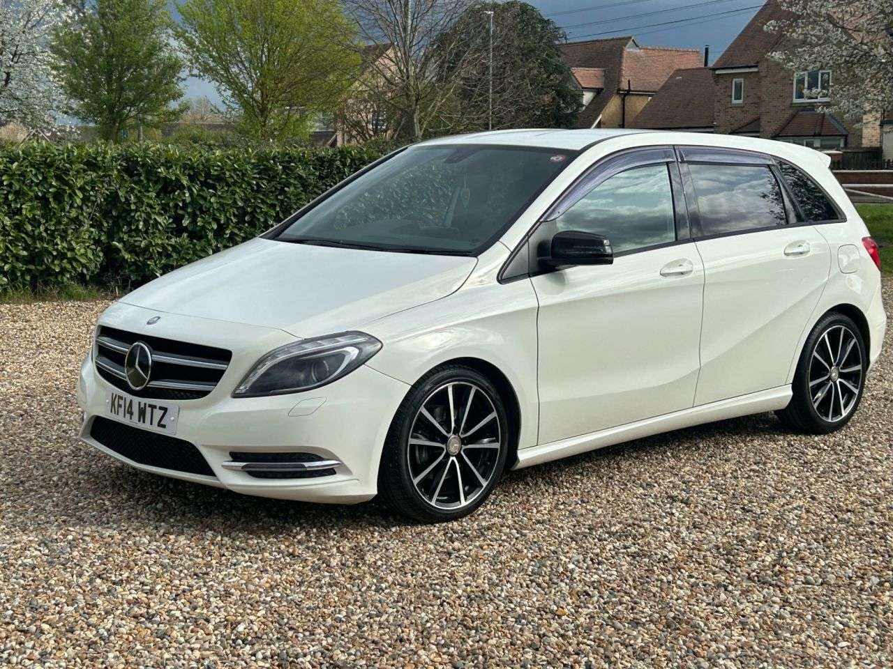 2014 MERCEDES-BENZ B 180 2014 MERCEDES-BENZ B 180