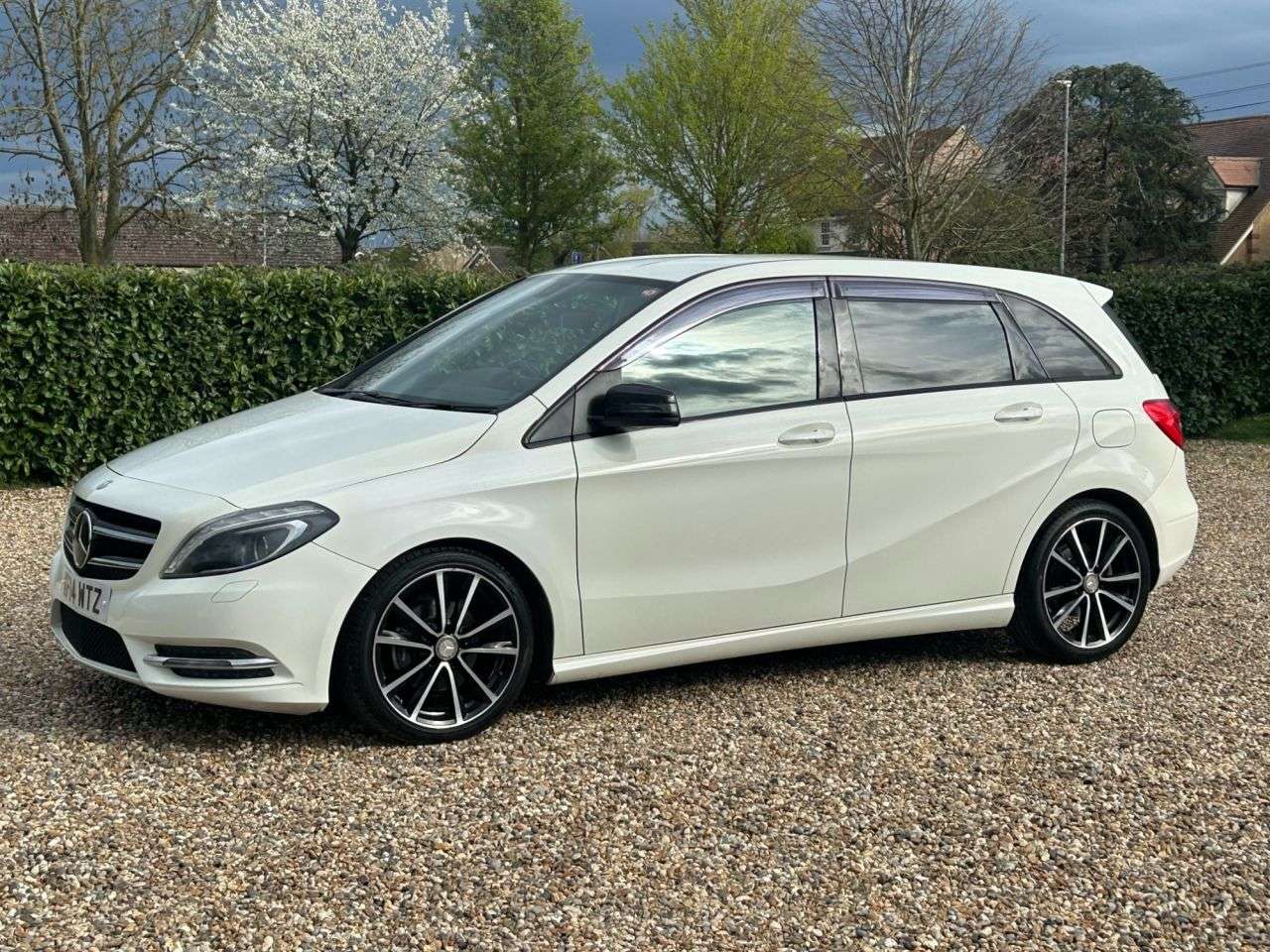2014 MERCEDES-BENZ B 180 2014 MERCEDES-BENZ B 180