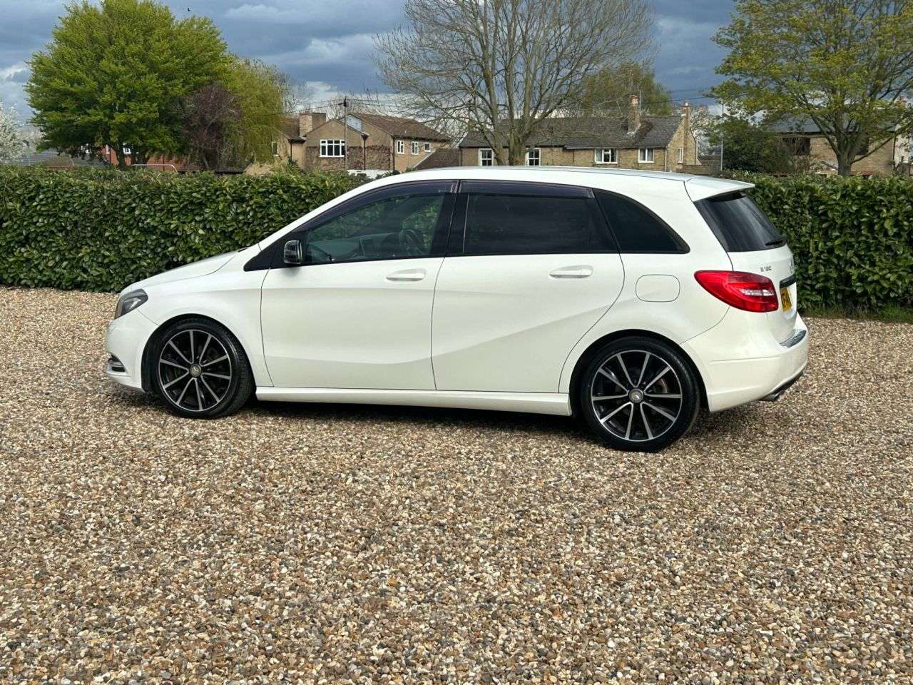2014 MERCEDES-BENZ B 180 2014 MERCEDES-BENZ B 180