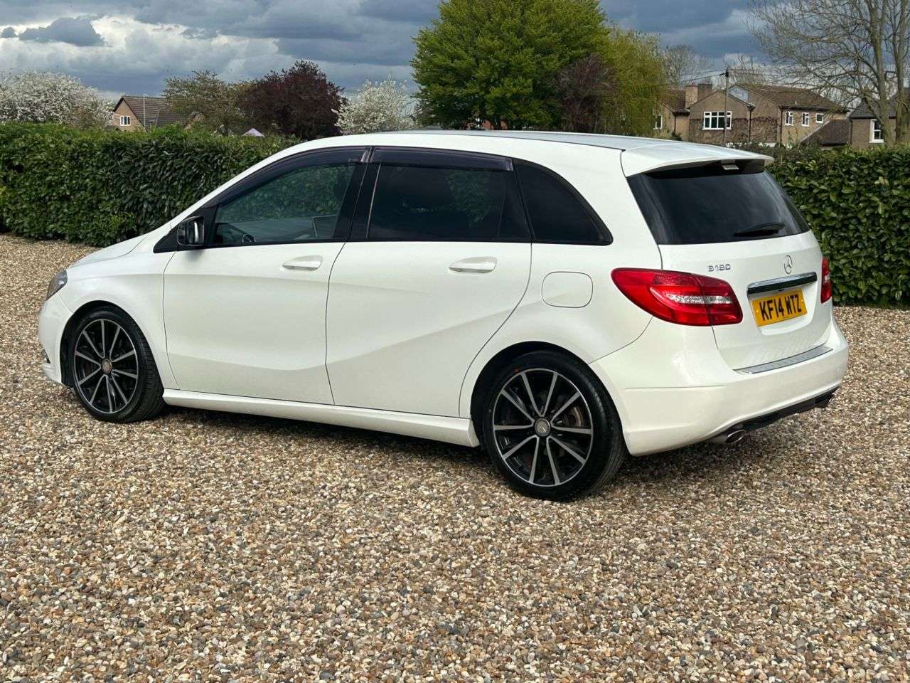 2014 MERCEDES-BENZ B 180 2014 MERCEDES-BENZ B 180