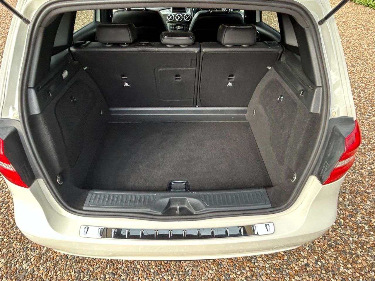 2014 MERCEDES-BENZ B 180 2014 MERCEDES-BENZ B 180