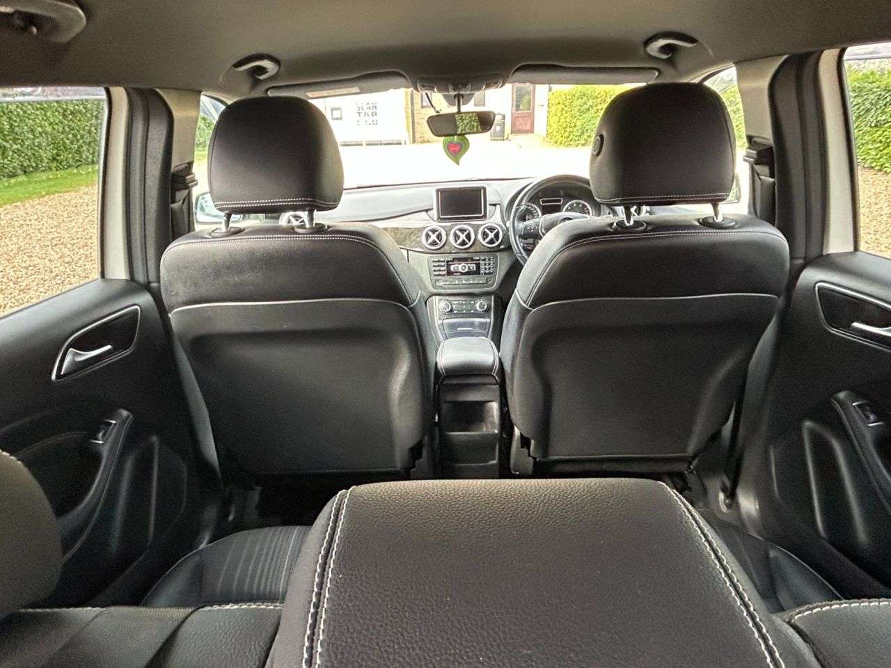 2014 MERCEDES-BENZ B 180 2014 MERCEDES-BENZ B 180